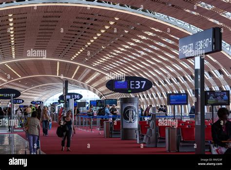 cdg terminal 2e check in